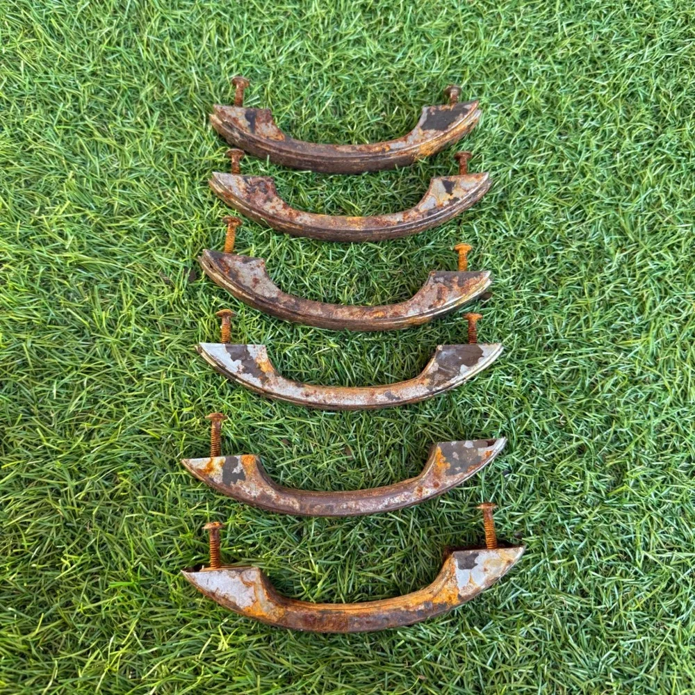6 Antique‎ Drawer Pull with Rust Dresser Drawers Art Deco Mid-century Scalloped